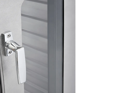 Isolatiecontainer met glazen deursegment